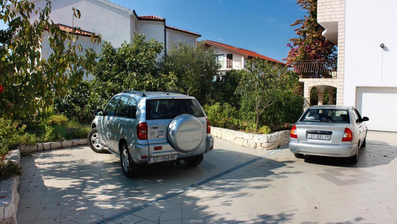 Apartments By The Sea Rastici, Ciovo - 2104 Trogir Eksteriør billede