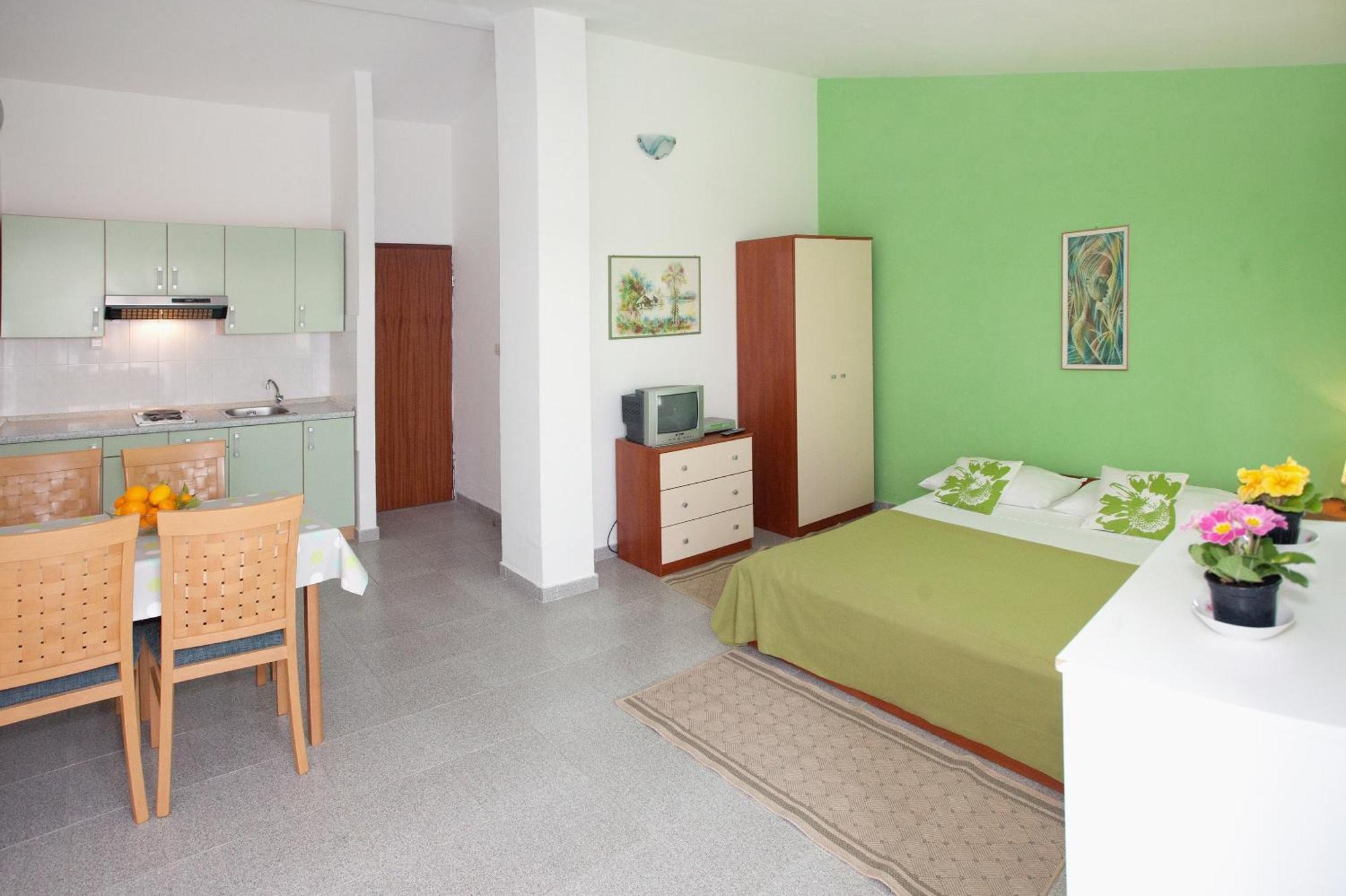 Apartments By The Sea Rastici, Ciovo - 2104 Trogir Værelse billede